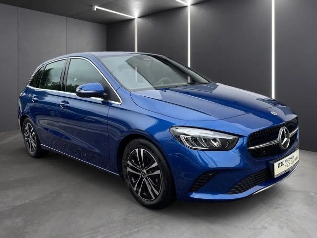 Mercedes-Benz B 200 Progressive Sedan