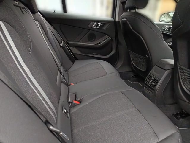 BMW 118 118i Sedan Sport Line