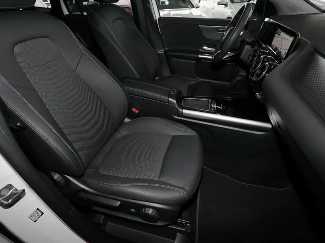 Mercedes-Benz GLA 200 AHK+KAMERA+SPURHALTE+CARPLAY+LED+18 ZOLL