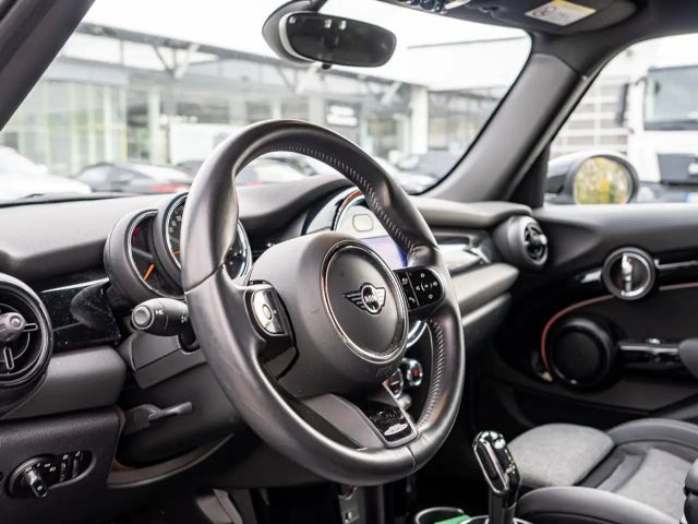 MINI Cooper JCW Trim FACEL. LED NAVI SHZ PDC KLIMA