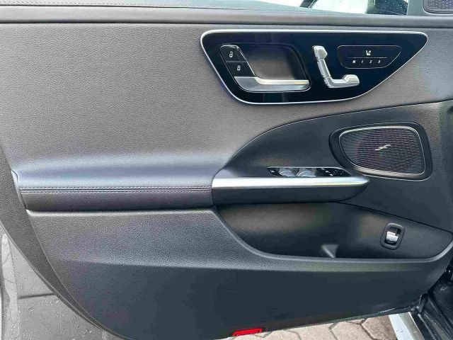 Mercedes-Benz C 200 AMG Line Sedan