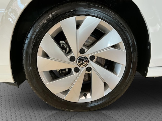 Volkswagen Golf 1.5 eTSI DSG Golf VIII Style