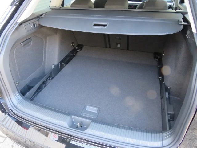 Volkswagen Golf 1.5 eTSI DSG Variant