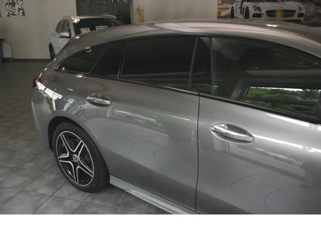 Mercedes-Benz CLA 200 AMG Line