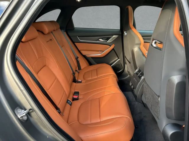 Jaguar F-Pace AWD P400