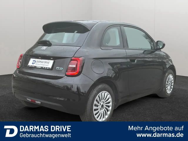 Fiat 500e Action