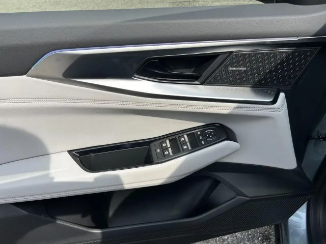 Renault Espace E-Tech Hybrid Iconic