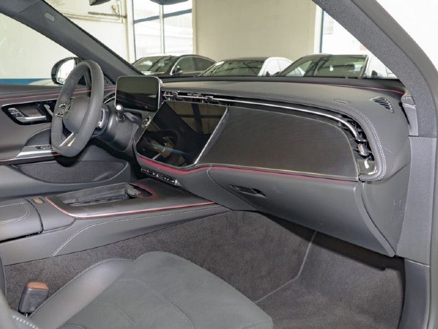 Mercedes-Benz E 200 AMG Line Sedan