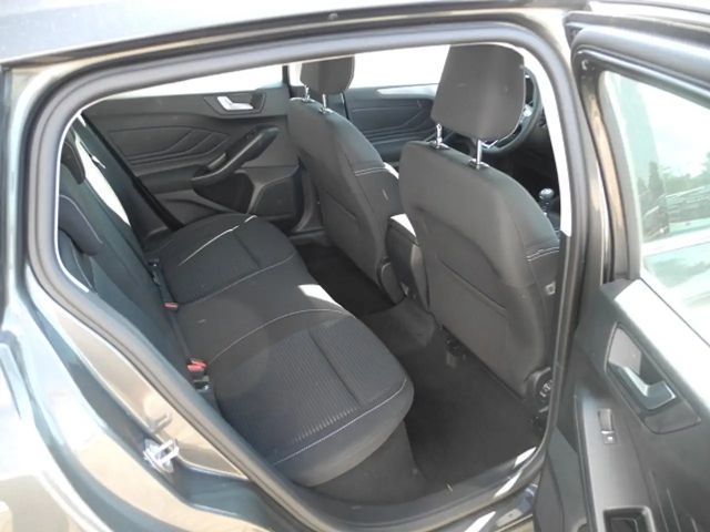 Ford Focus Titanium Wagon