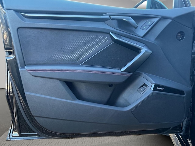 Audi RS3 Quattro S-Tronic Sedan