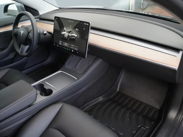 Tesla Model 3 Standard Range