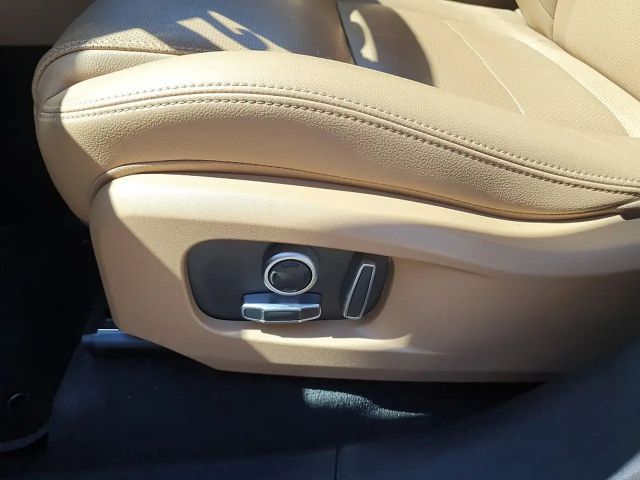 Jaguar F-Pace AWD P400e