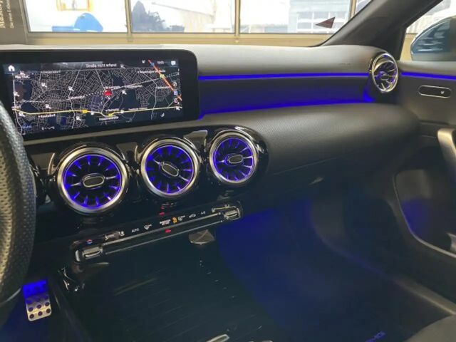 Mercedes-Benz A 250 A 250 e