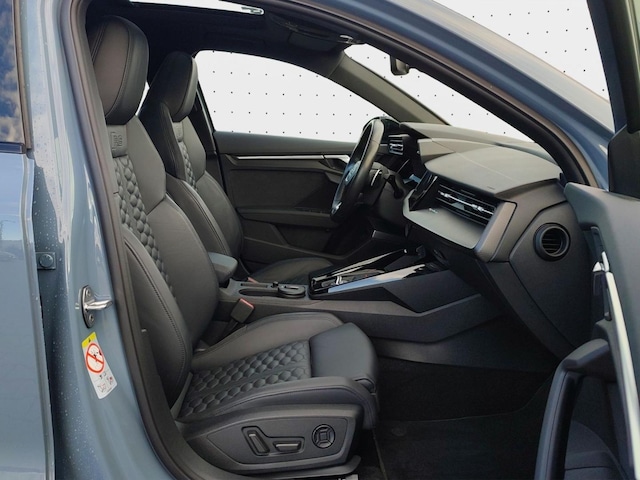 Audi RS3 Quattro S-Tronic Sedan