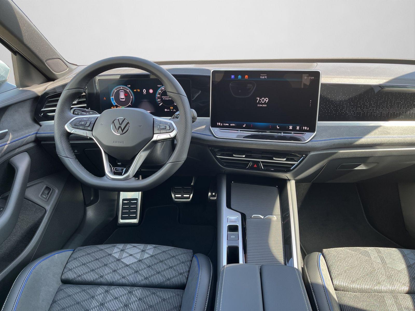 Volkswagen Passat IQ.Drive R-Line