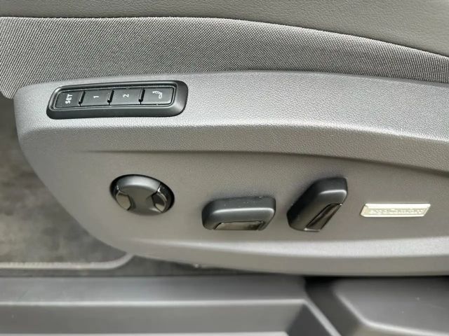 Volkswagen Multivan 2.0 TDI DSG Style T7