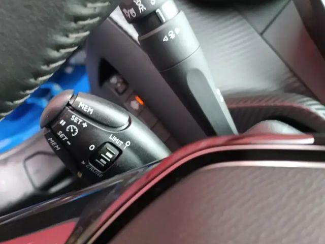 Peugeot E-208 Allure Pack