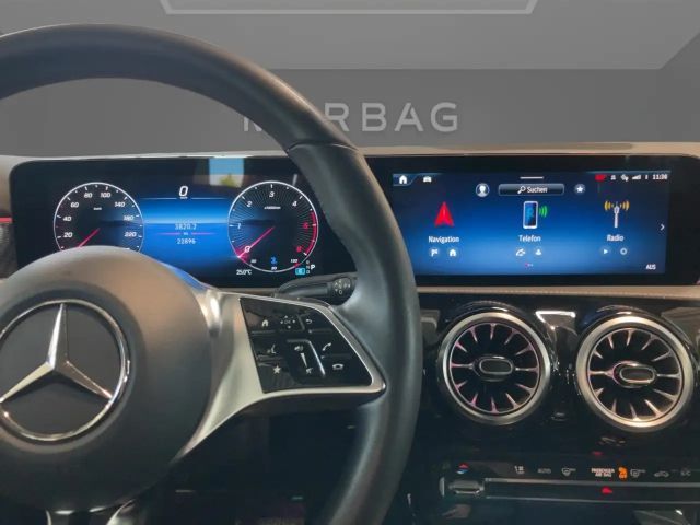 Mercedes-Benz A 180 A 180 d Progressive