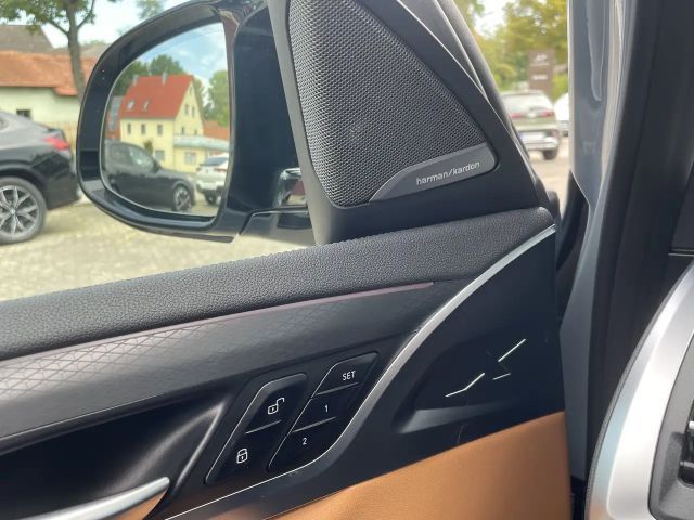 BMW X4 40i   Head-Up HK HiFi DAB LED WLAN RFK Shz