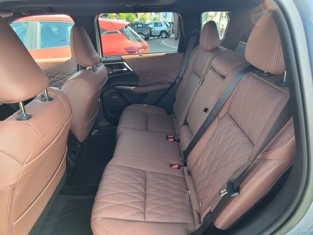 Mitsubishi Outlander 4WD PHEV