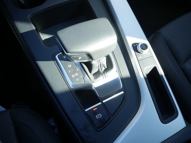 Audi A4 40 TFSI Avant S-Tronic