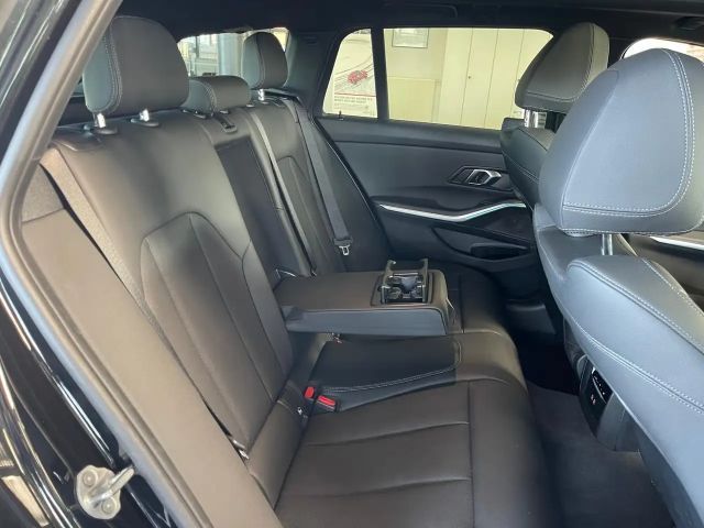 BMW 330 330i M-Sport Touring xDrive