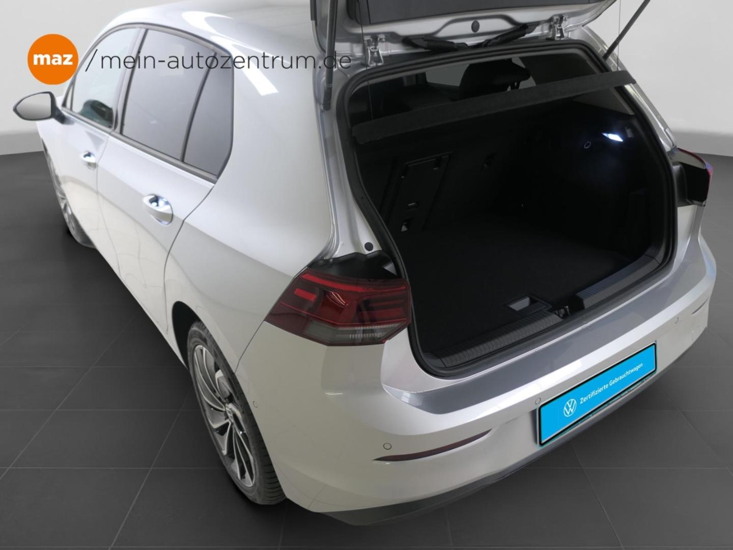 Volkswagen Golf 1.5 eTSI DSG Golf VIII Life