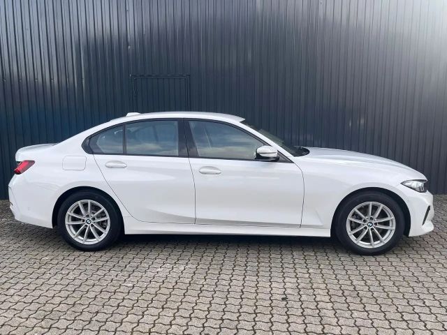 BMW 318 318i Sedan