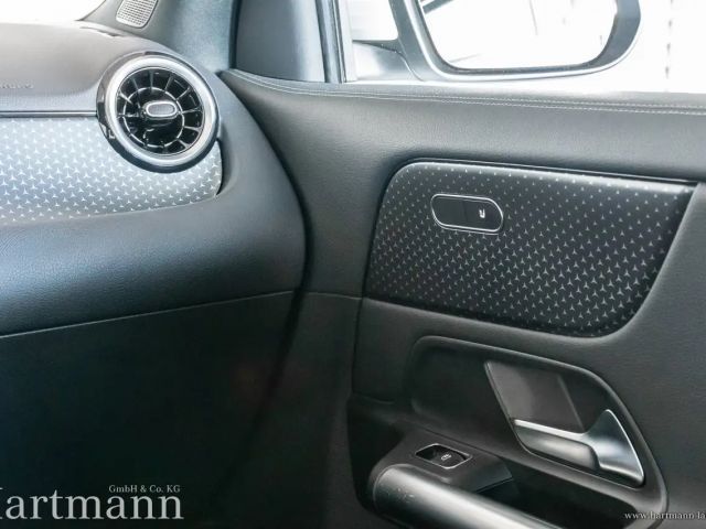 Mercedes-Benz GLA 200 GLA 200 Progessive Panorama Totwinkel AHK LED