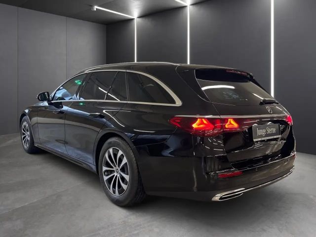 Mercedes-Benz E 200 AVANTGARDE Estate