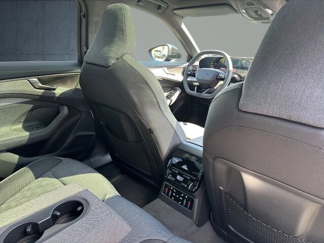 Audi A6 Avant Quattro S-Tronic