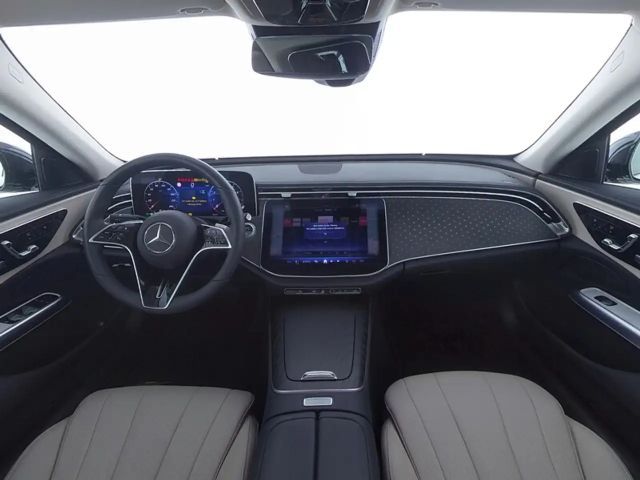 Mercedes-Benz E 200 AVANTGARDE Sedan