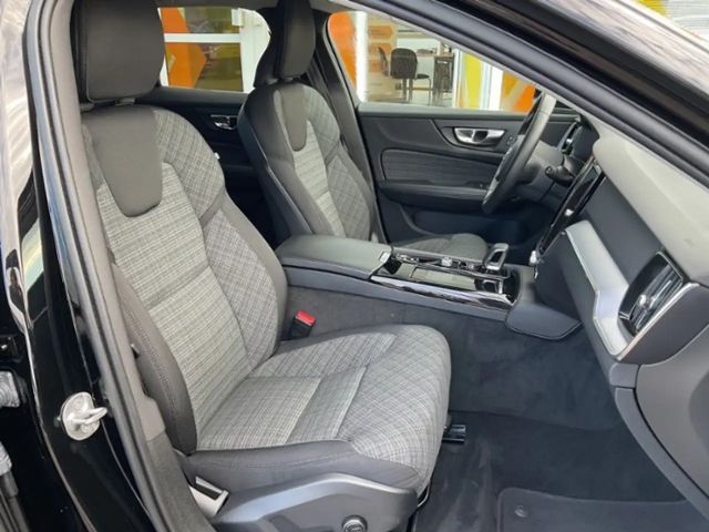 Volvo V60 AWD Core T6