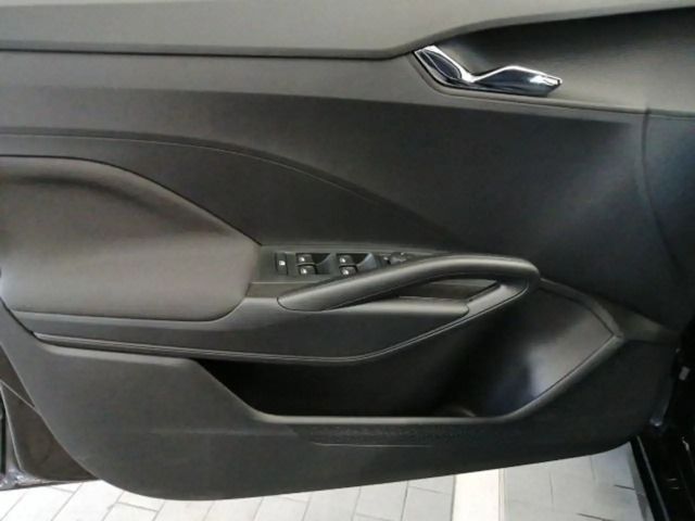 Skoda Fabia 1.0 Essence FrontAssist LaneAssist LED