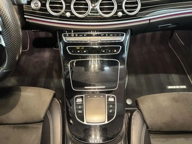 Mercedes-Benz E 300 E 300 e