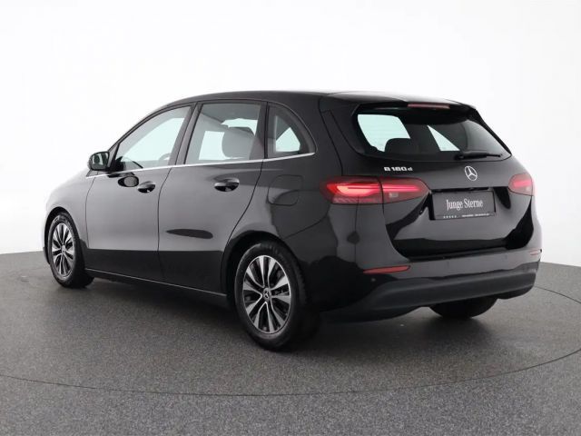 Mercedes-Benz B 180 B 180 d Sedan