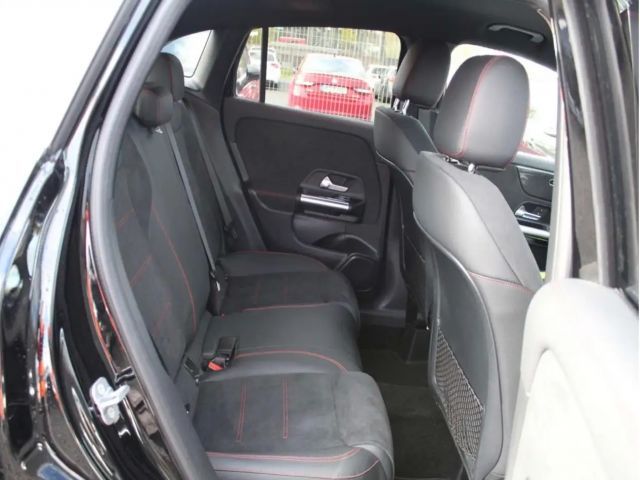 Mercedes-Benz GLA 200 AMG Line