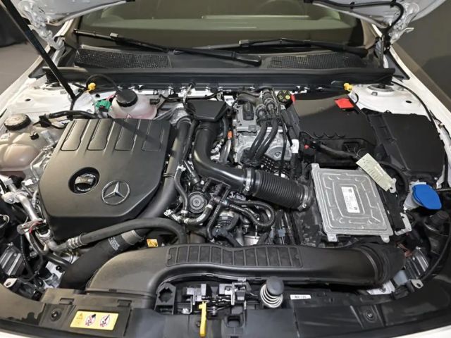 Mercedes-Benz A 250 A 250 e AMG Line