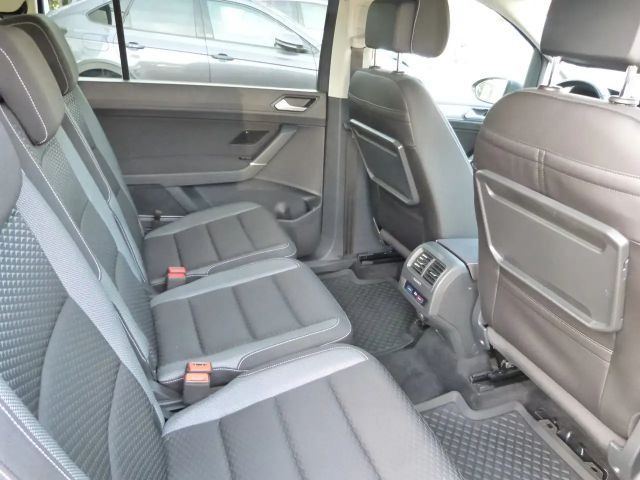 Volkswagen Touran 1.5 TSI DSG
