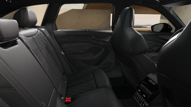 Audi A6 Avant Quattro S-Tronic