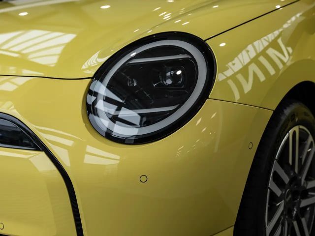 MINI Cooper E Classic Trim HUD LED PDC KEYLESS