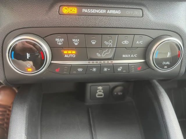 Ford Kuga Cool & Connect Hybrid