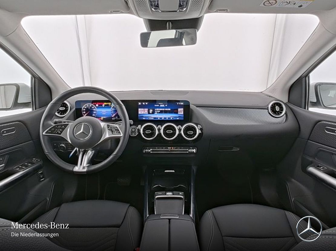 Mercedes-Benz B 200 Sedan