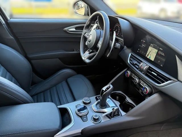 Alfa Romeo Giulia AT8 Q4 Veloce