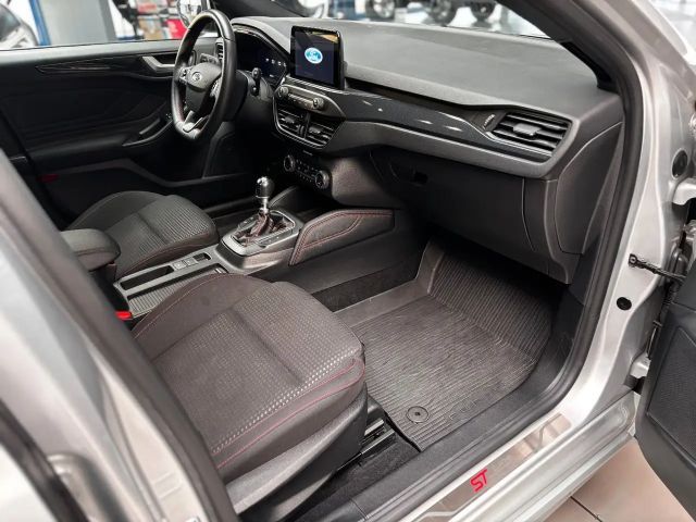 Ford Focus ST Line Wagon