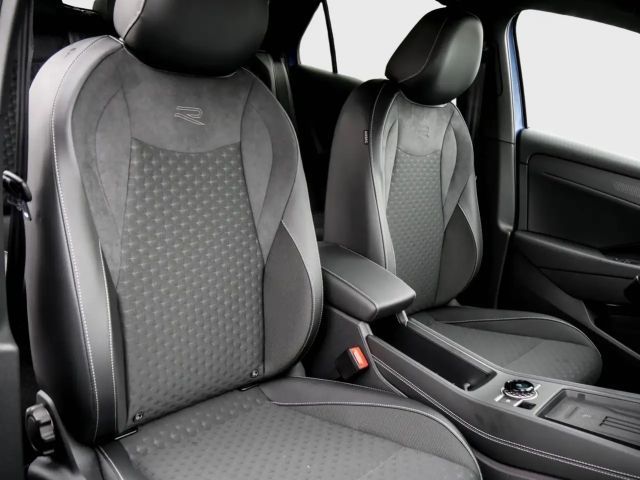 Volkswagen T-Roc 1.5 eTSI DSG IQ.Drive R-Line