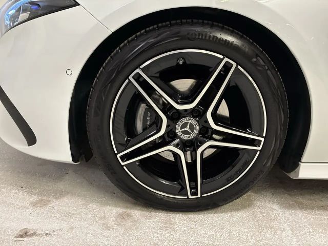 Mercedes-Benz A 180 A 180 d Hatchback