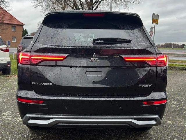 Mitsubishi Outlander 4WD PHEV