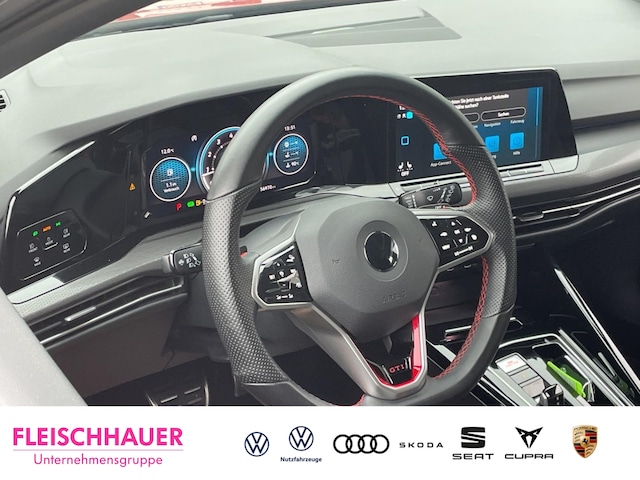 Volkswagen Golf 2.0 TSI Business Golf VIII