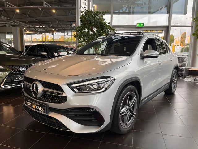 Mercedes-Benz GLA 250 4MATIC AMG Line